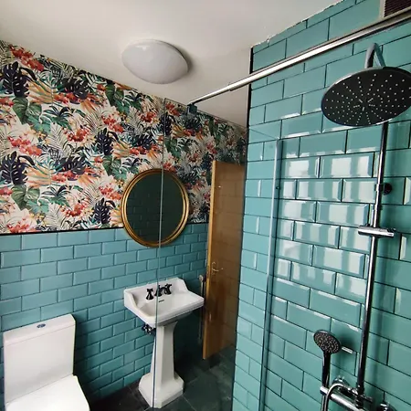 Green Hostel Oviedo * オビエド