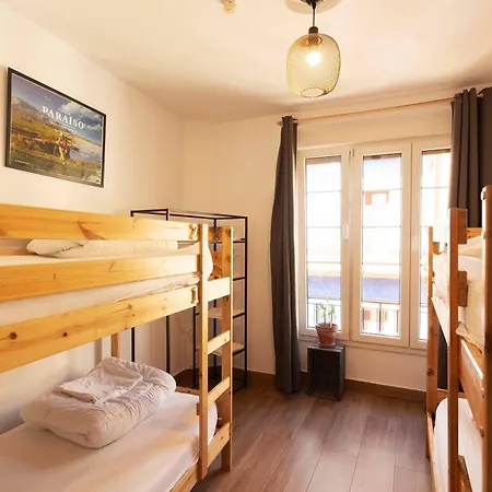Green Hostel Oviedo * オビエド