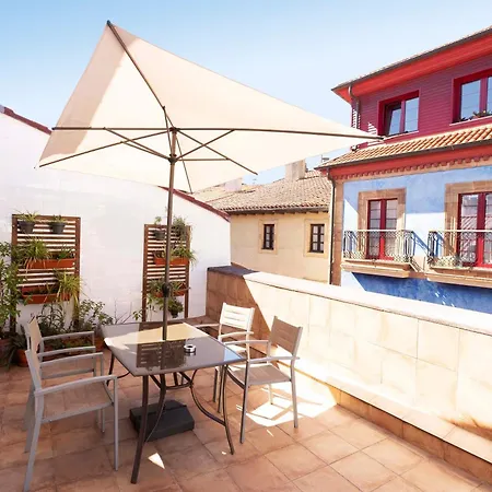 Green Hostel Oviedo Хостел Овьедо