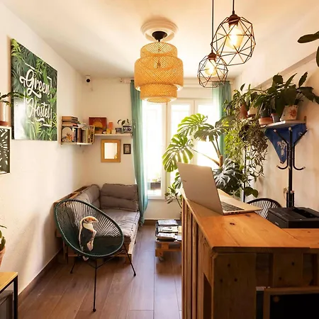 Green Hostel Oviedo Овьедо