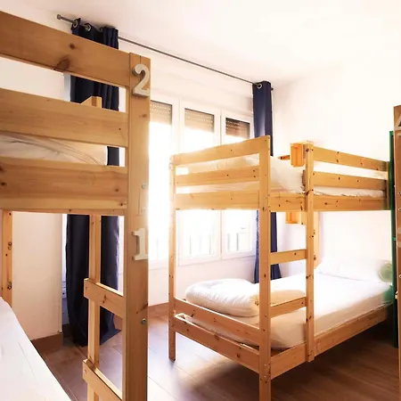 Green Hostel Oviedo * オビエド