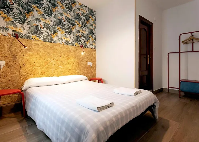 بيت شباب Green Hostel Oviedo اوفيدو