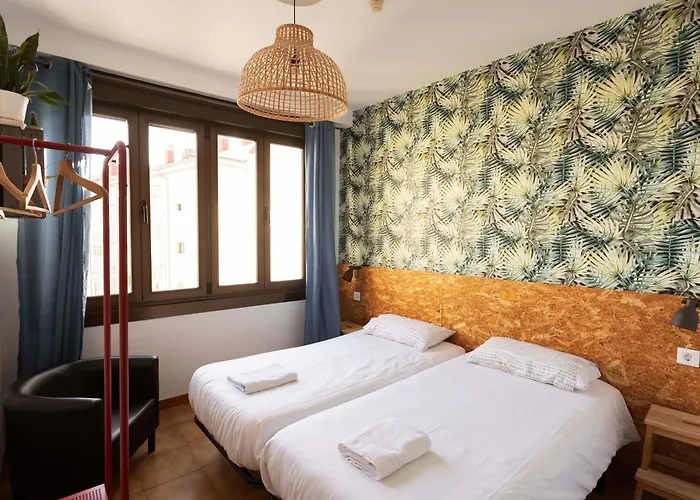 Хостел Green Hostel Oviedo Овьедо